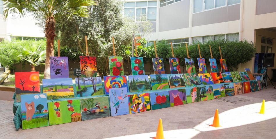 ART JUNKEES!!: Snapshots of the second annual art exhibition at junior  school, The Aga Khan Academy Hyderabad